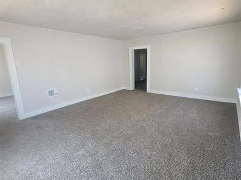 4517 S Shields Blvd #B — Photo 11