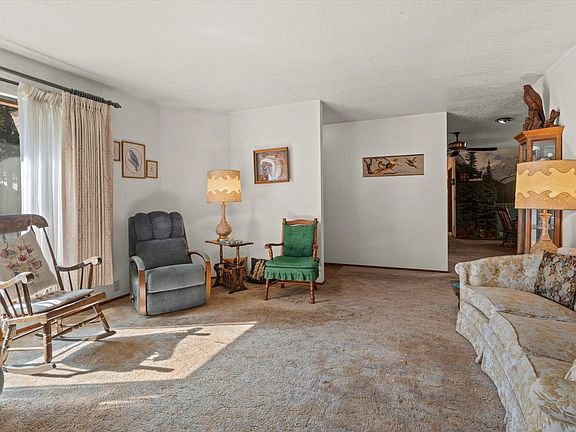 5th image of 181 E Magnolia Ave