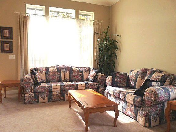 Pretty living room 