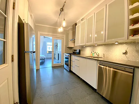 Rented by Compass | media 27