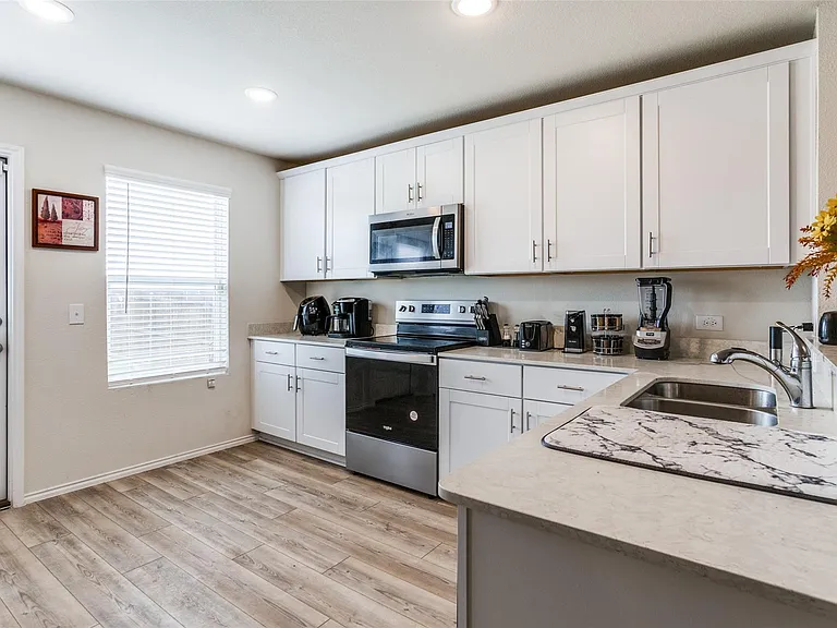 838 Ozark Path — Photo 3