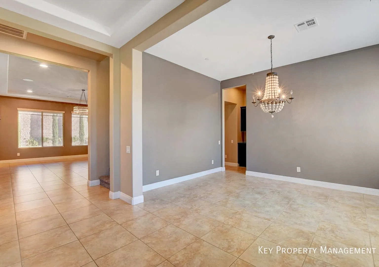 Luxurious 4-Bedroom Residence in Guard-Gated Club at Madeira Canyon — Photo 3