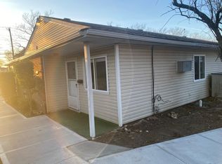 20 Parkcenter Dr #E, Deer Park, NY 11729