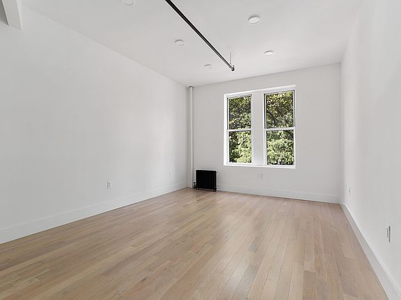 4th image of 975 Washington Ave #2J1