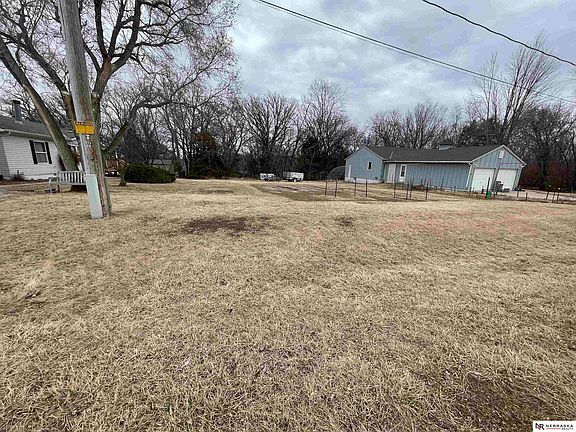4th image of 1916 Beaver Lake Blvd