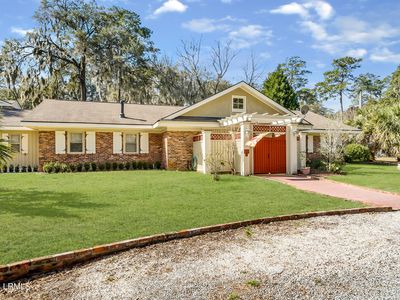 501 Center Dr W, Beaufort, SC, 29902