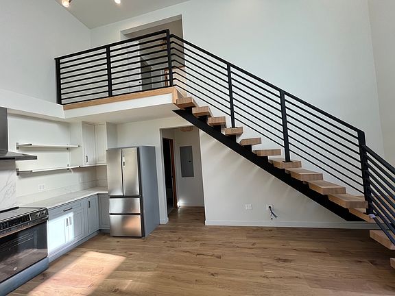 5th image of 31 Hermosa Ave #B
