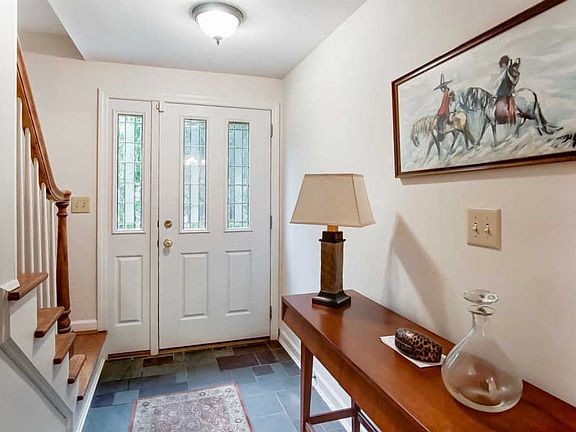 3rd image of 324 Ardon Ln