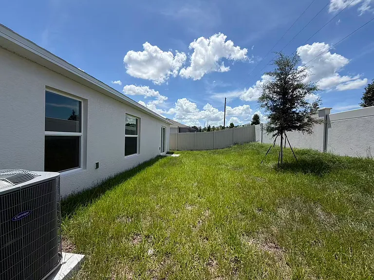 391 Artemis St — Photo 15