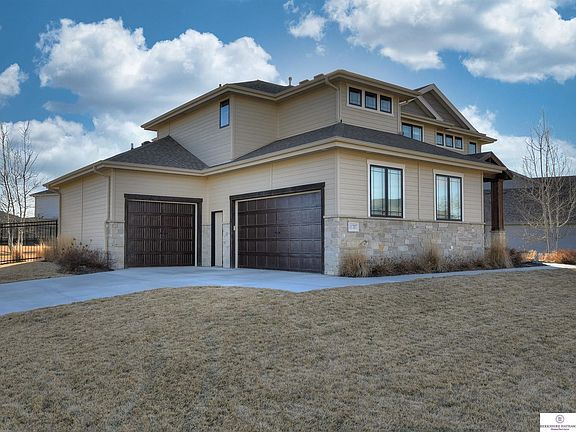 3rd image of 11707 Cooper Cir