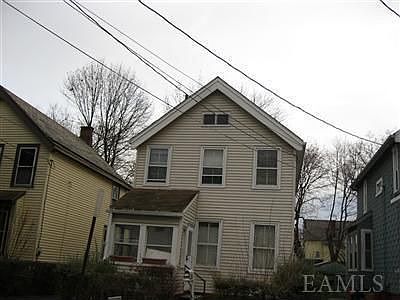 2nd image of 120 Thompson St