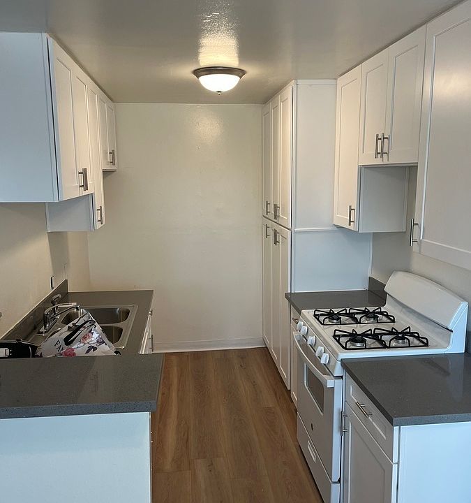 1st image of 732 Laconia Blvd #7