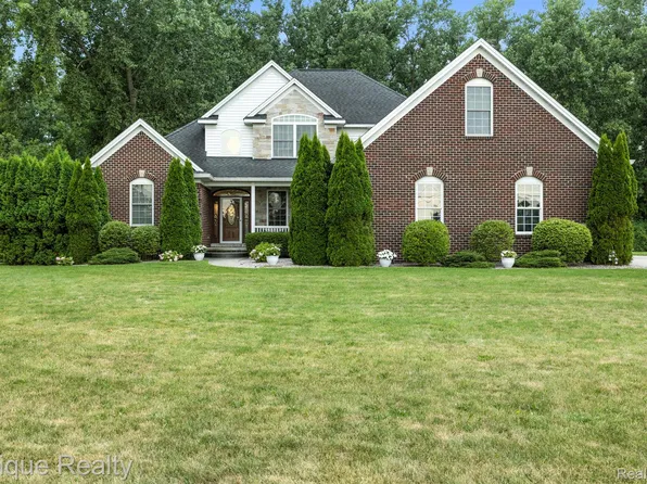 3656 River Rd, East China, MI 48054