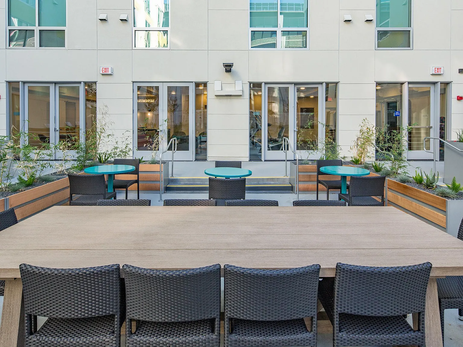 EVIVA Midtown Apartments — Photo 4