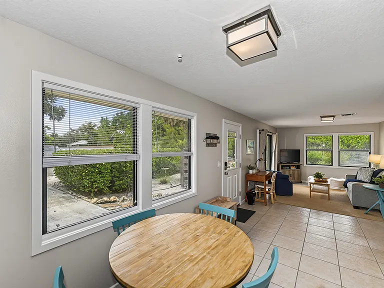 2475 Alameda Ave #B — Photo 8