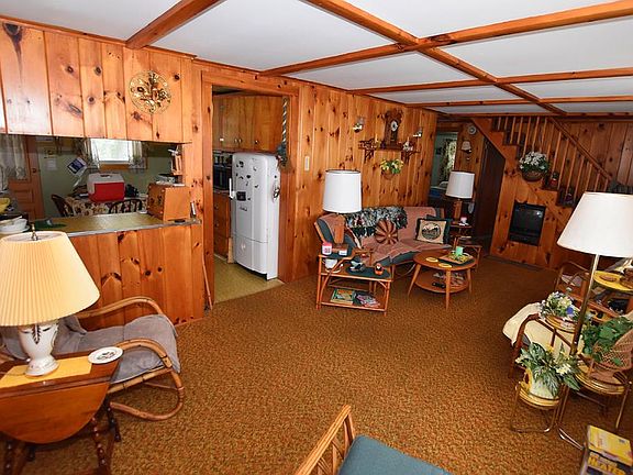3rd image of 159 Lakeshore Dr
