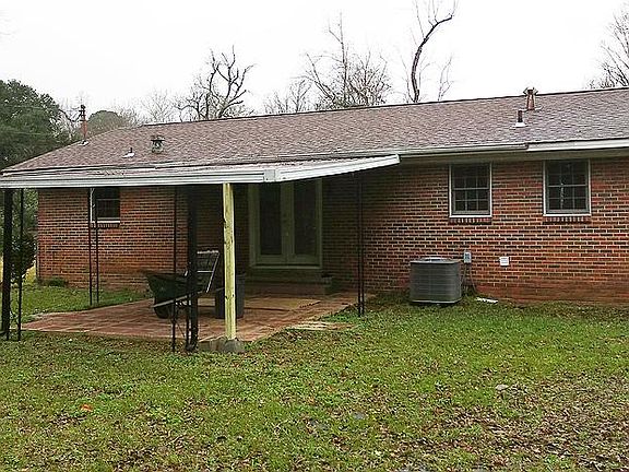 2nd image of 2813 Camellia Dr