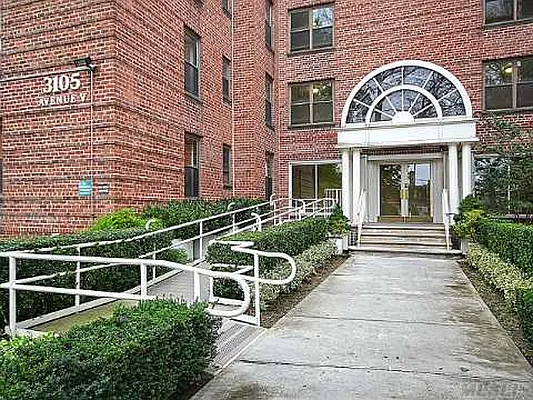 Sold by Century 21 American Homes | media 2