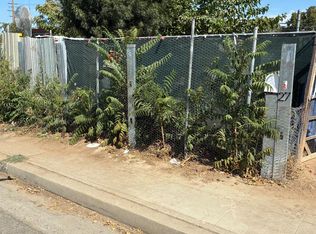27 E Whitesbridge Ave, Fresno, CA 93706