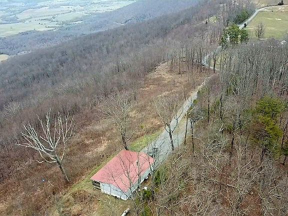 4th image of 1045 Patton Rd