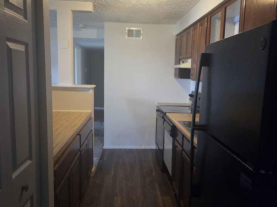 1st image of 701 Heather Ridge Dr Unit C