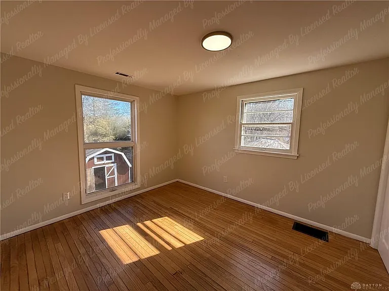 675 Wright St — Photo 31