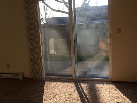 3rd image of 1124 Market St APT 1