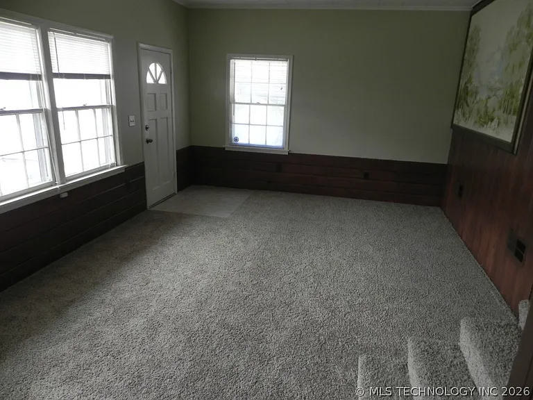 2206 E 19th St — Photo 10