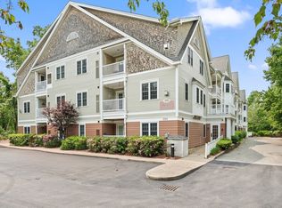 190 Chickering Rd UNIT 201D, North Andover, MA 01845