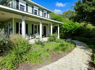 101 Silver Oak Pl, Rockport, TX 78382