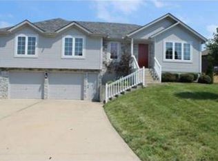 3909 SW Brian Ln, Lees Summit, MO 64082
