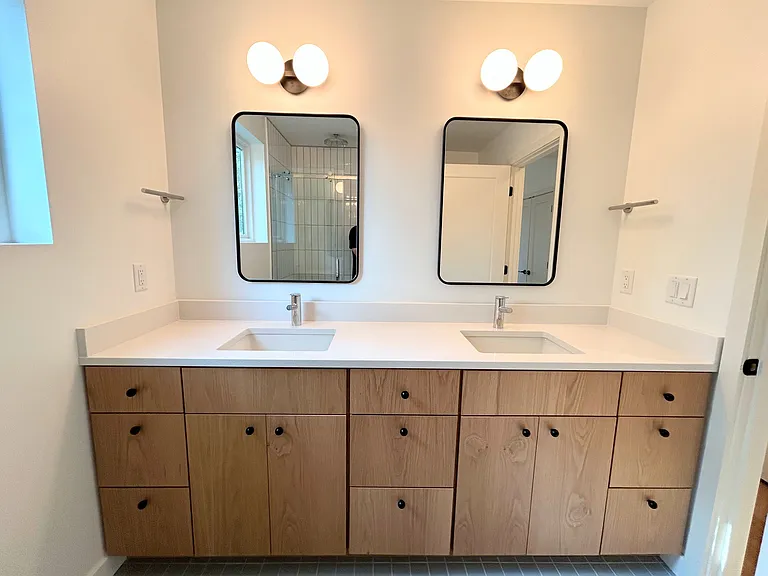 1003 E Washington St — Photo 22