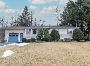 11 Clearview Dr, New Milford, CT 06776
