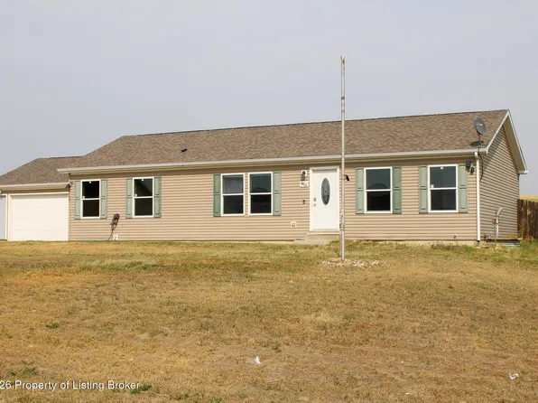 2608 Terrace View Dr, Watford City, ND 58854