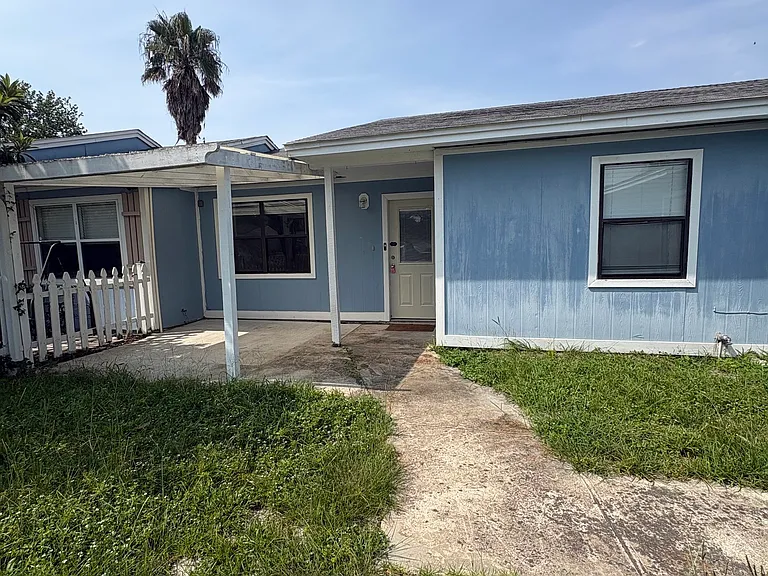 502 Chateau Cir — Photo 1