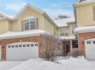 527 Bobby Ann Ct, Roselle, IL 60172