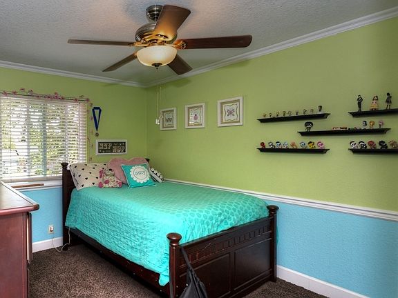 4th image of 405 Quaker Ct