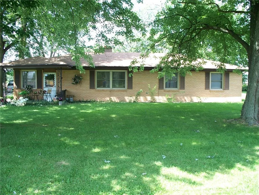 1924 Lindberg Rd photo 1