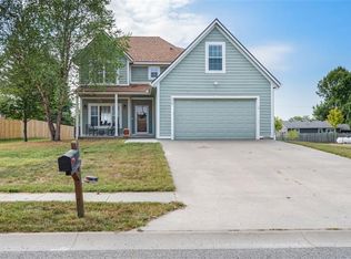 318 Pendleton Ct, Wellsville, KS 66092