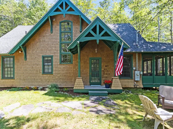 56 Highpoint Drive, Frye Island, ME 04071