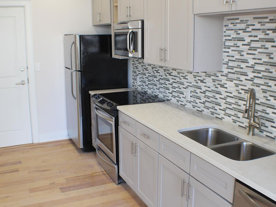 1st image of 119 W Tazewell St #203