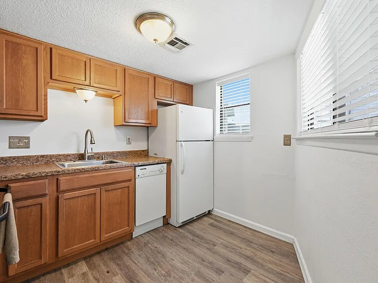 2500 Burleson Rd #402 — Photo 8