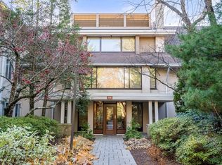 206 Allandale Rd APT 2C, Chestnut Hill, MA 02467