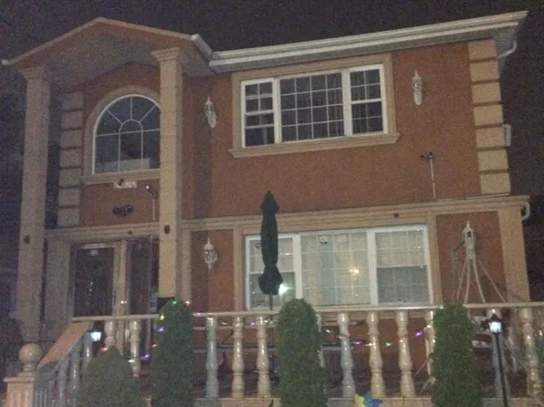 12515 152nd Ave, South Ozone Park, NY 11420