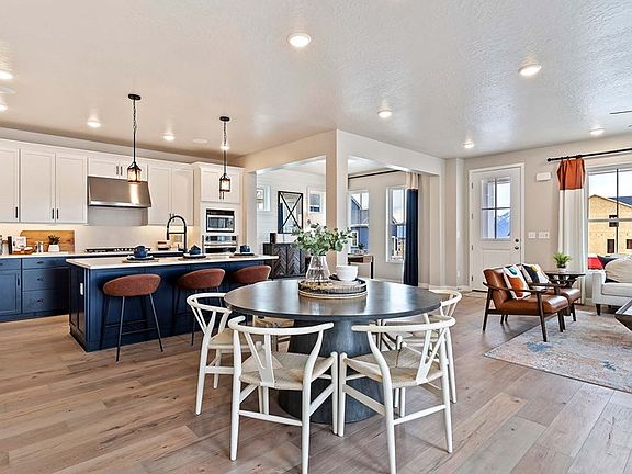 The Grandview - Dining Room