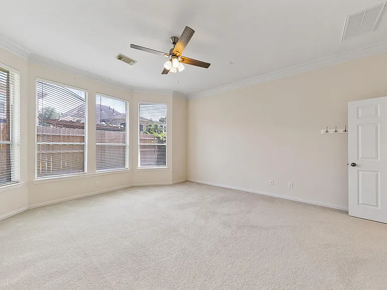 16027 Belleshire Ln — Photo 10