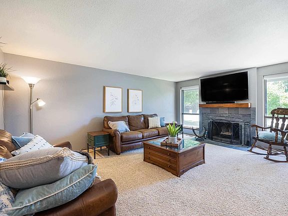 2nd image of 354 Spring St