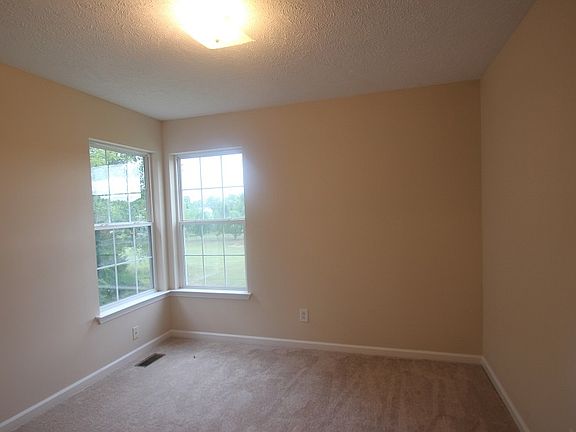 4th image of 306 Jericho St