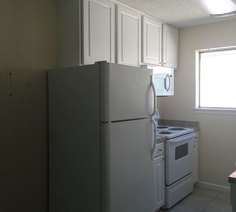 4th image of 2712 O St APT 8