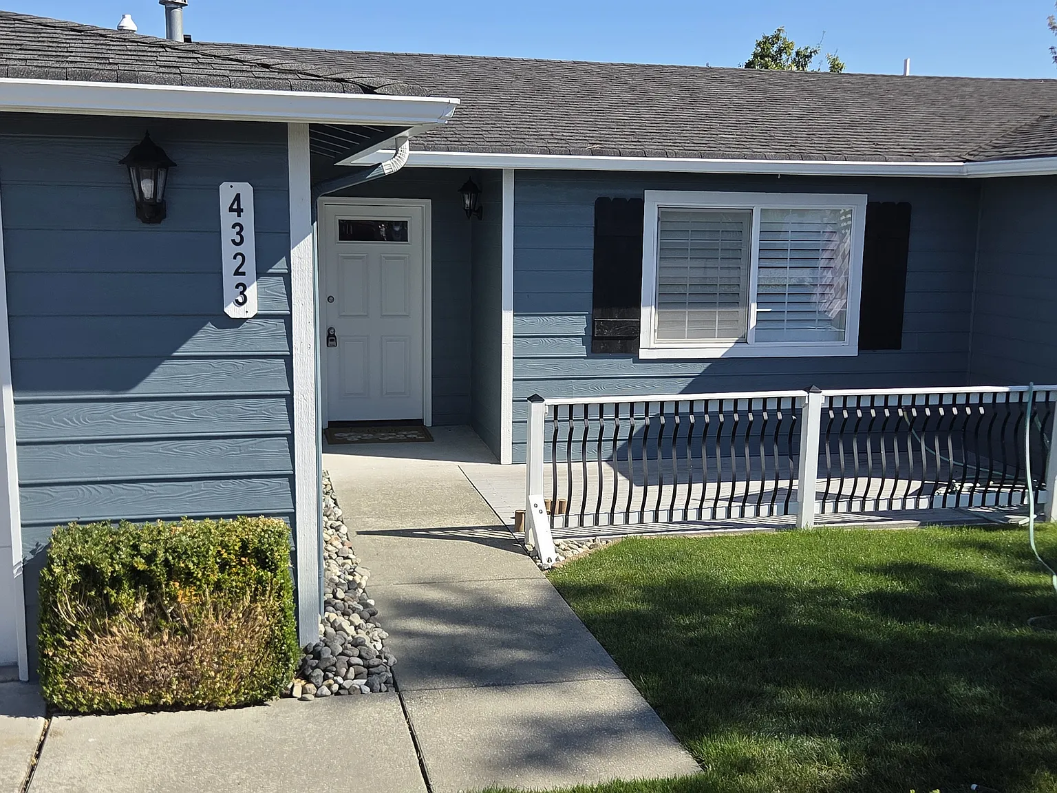 3 bed, 1516 sqft, $2,955 — Photo 1